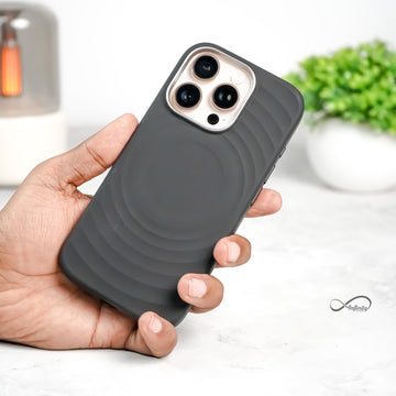 iPhone 16 Pro Max Back Cover Case | Silicone Wave Mag-X - Black