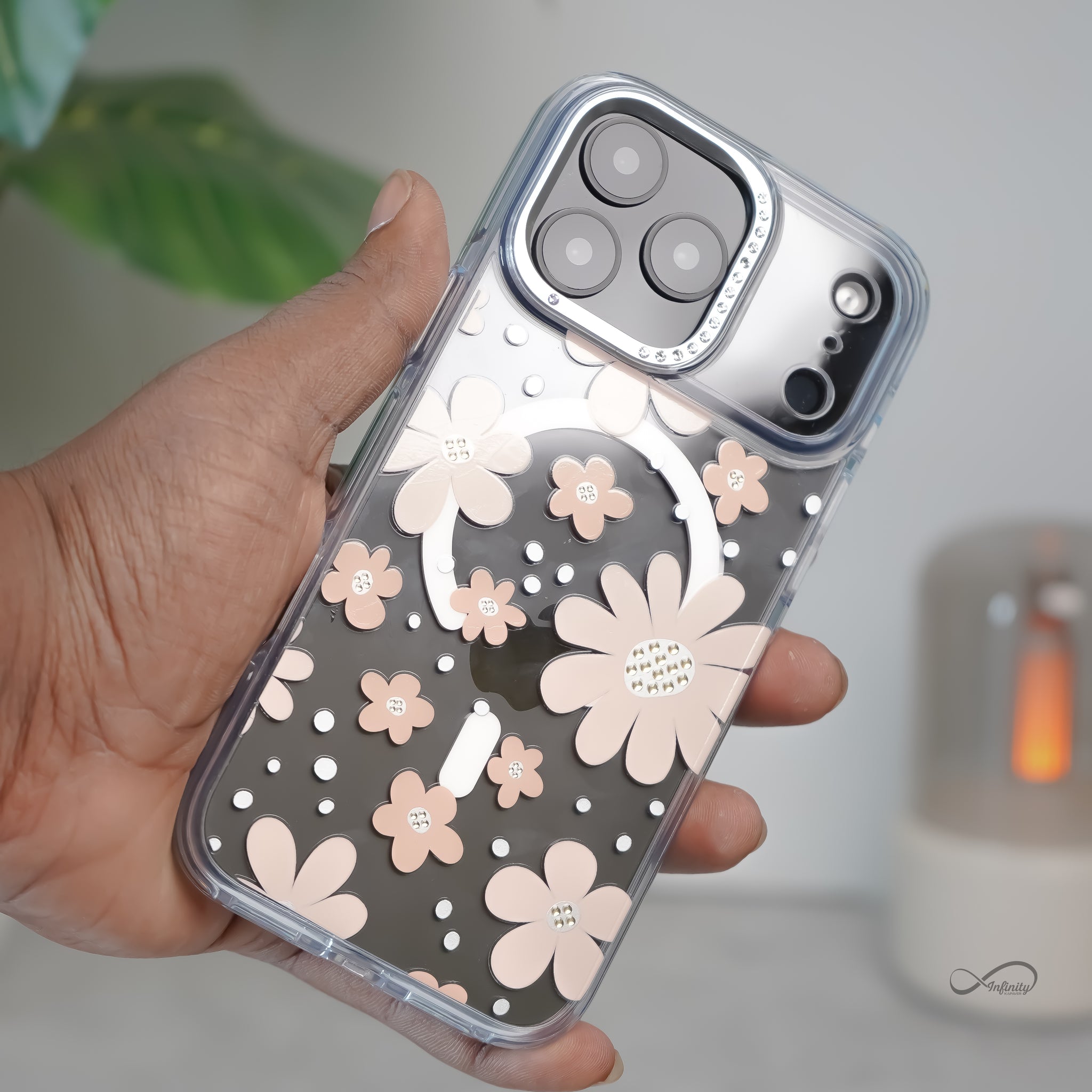 iPhone 17 Pro Max Back Cover Case | Floral Case Mag-X - Gold